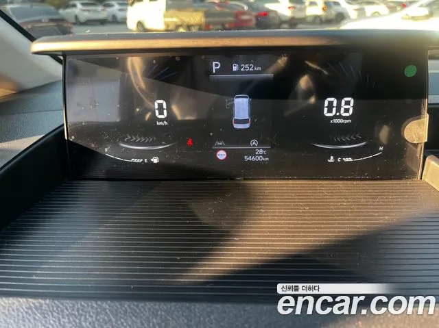 Hyundai Staria 2024 thumb 8