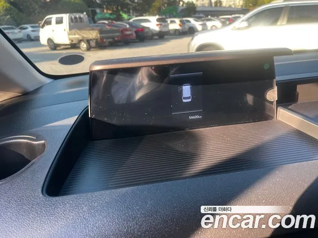Hyundai Staria 2024 thumb 9