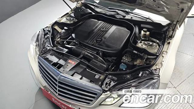 Mercedes-Benz E-Класс 2012 thumb 6