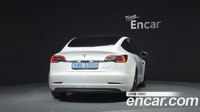Tesla Model 3 2021 thumb 4