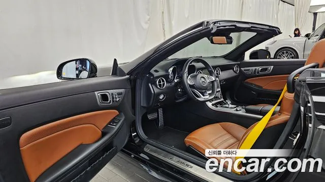 Mercedes-Benz SLC-Class 2017 thumb 10