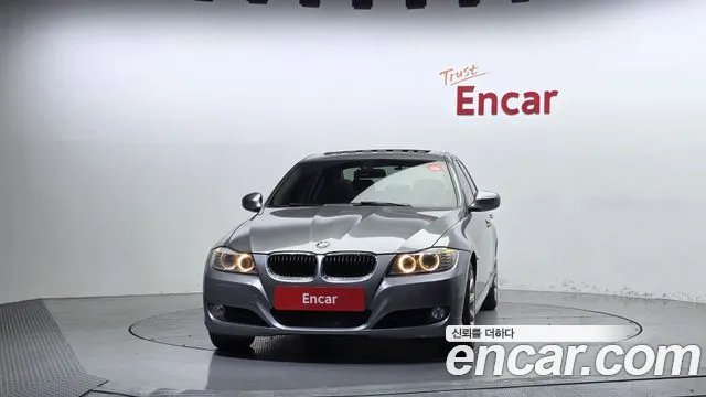 BMW 3-Series 2011 thumb 3