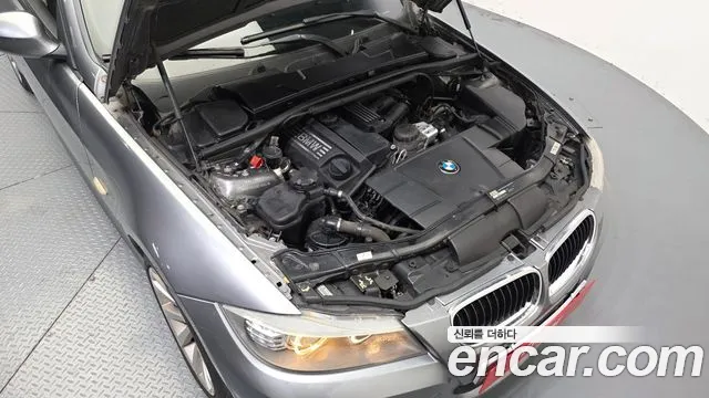 BMW 3-Series 2011 thumb 6