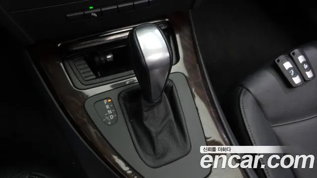 BMW 3-Series 2011 thumb 9