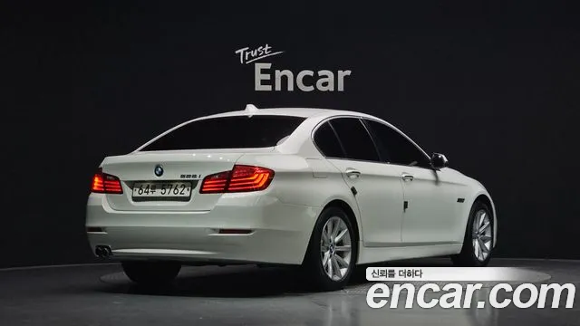 BMW 5-Series 2015 thumb 2
