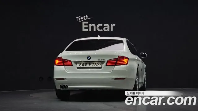 BMW 5-Series 2015 thumb 4