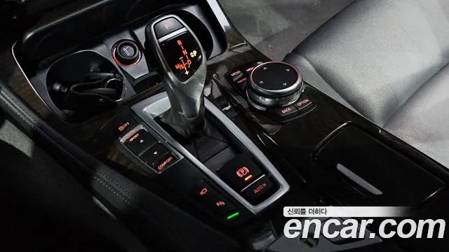 BMW 5-Series 2015 thumb 9