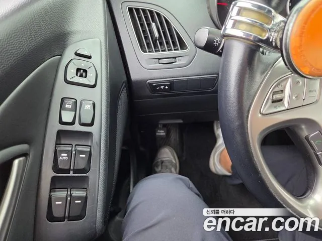 Hyundai Tucson 2010 thumb 9