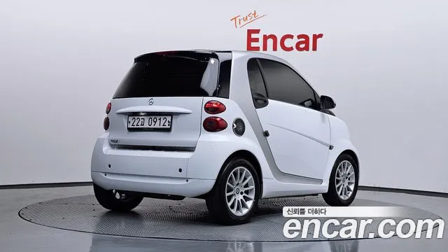 Smart Fortwo 2012 thumb 2