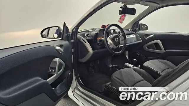 Smart Fortwo 2012 thumb 10