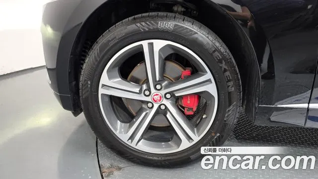 Jaguar F-Pace 2019 thumb 5