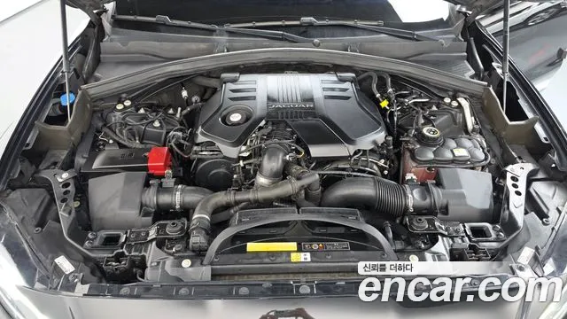 Jaguar F-Pace 2019 thumb 6