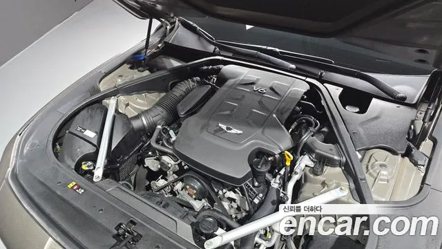 Genesis G90 2019 thumb 6