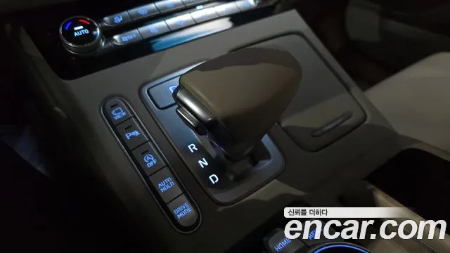 Genesis G90 2019 thumb 9