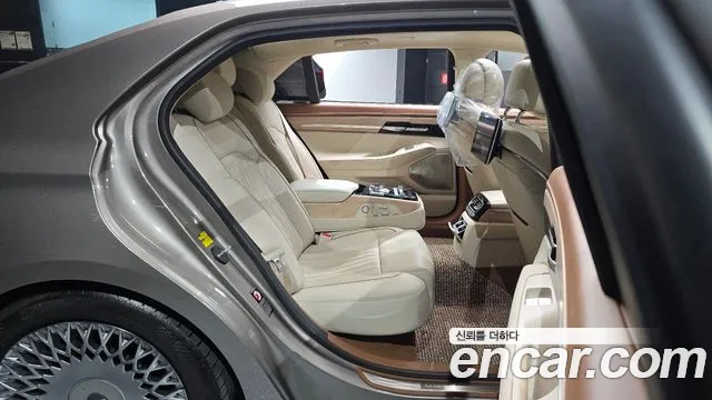 Genesis G90 2019 thumb 11