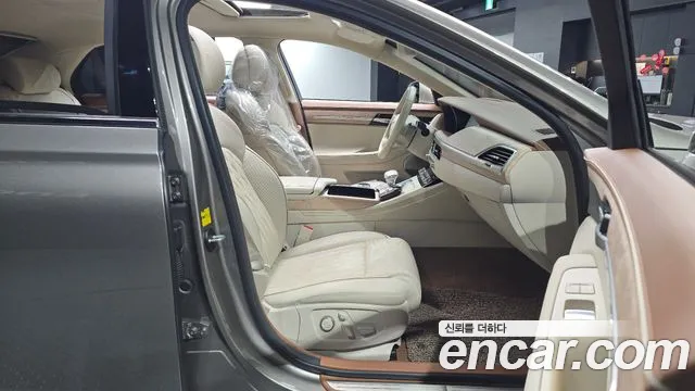 Genesis G90 2019 thumb 12