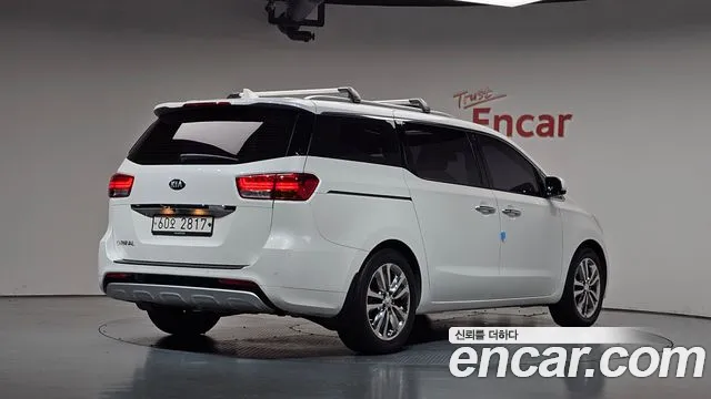 Kia Carnival 2018 thumb 2