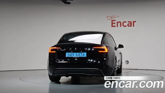 Tesla Model 3 2024 thumb 3