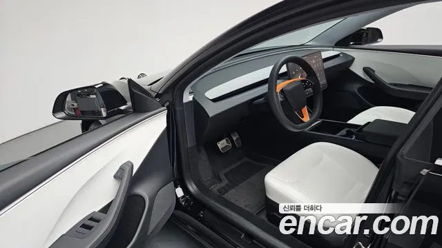 Tesla Model 3 2024 thumb 9