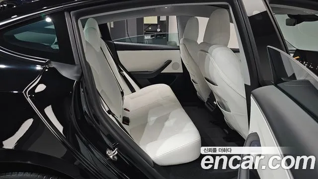 Tesla Model 3 2024 thumb 10