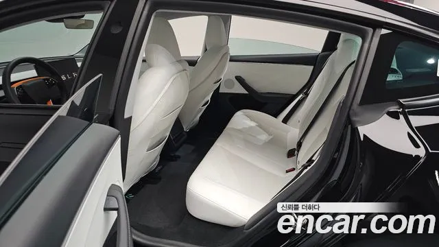 Tesla Model 3 2024 thumb 11