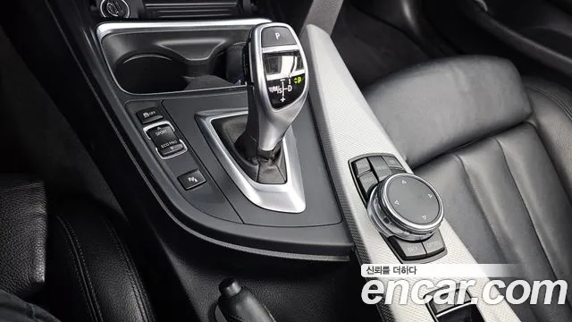 BMW 4-Series 2015 thumb 9