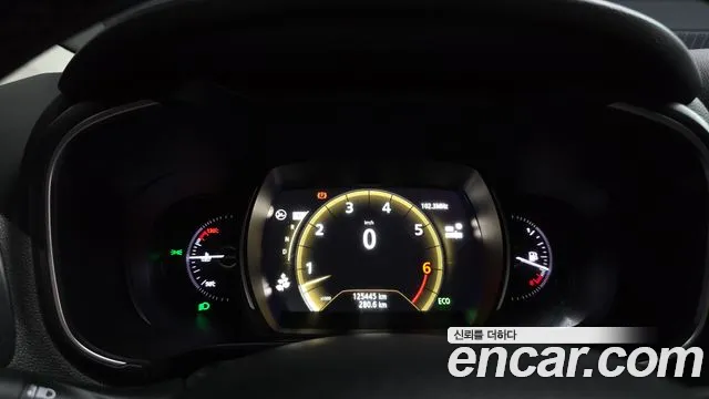 Renault-KoreaSamsung Koleos 2019 thumb 8