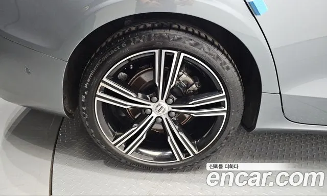 Volvo S60 2020 thumb 4