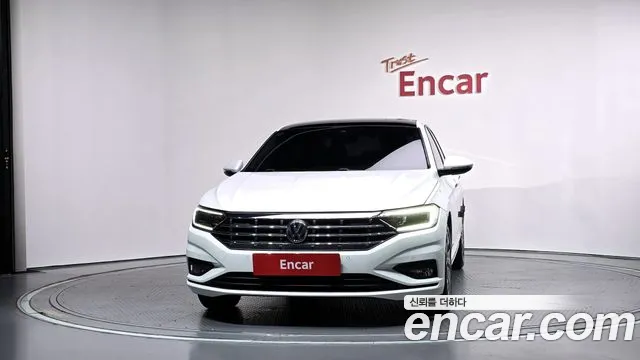 Volkswagen Jetta 2021 thumb 3