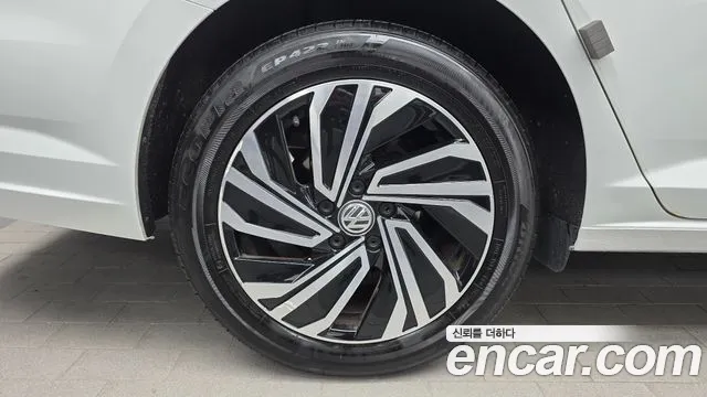 Volkswagen Jetta 2021 thumb 5