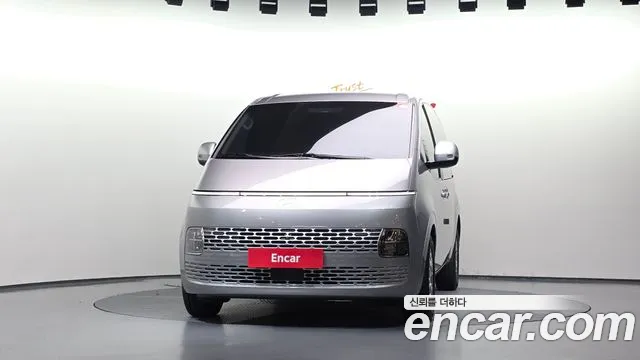Hyundai Staria 2024 thumb 3