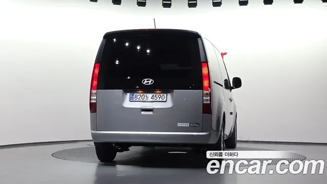 Hyundai Staria 2024 thumb 4