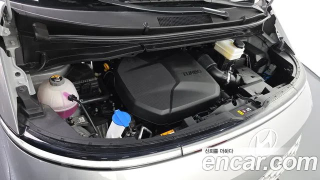 Hyundai Staria 2024 thumb 6