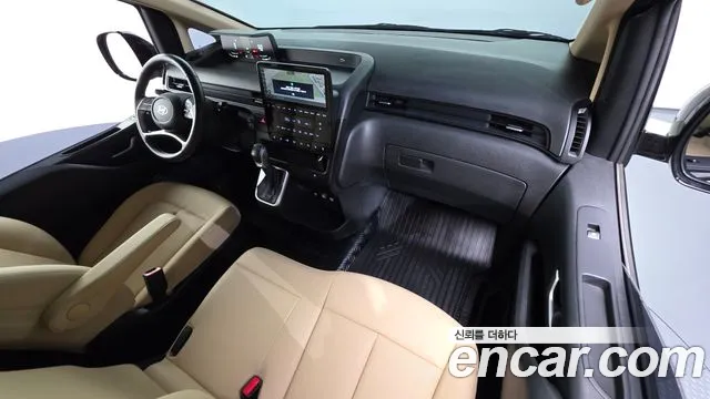 Hyundai Staria 2024 thumb 7