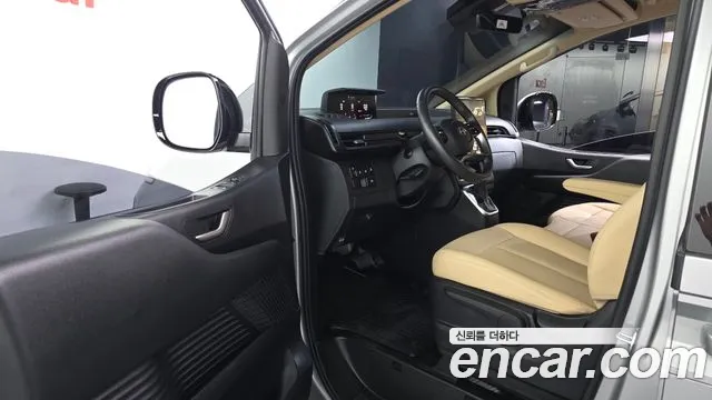 Hyundai Staria 2024 thumb 10