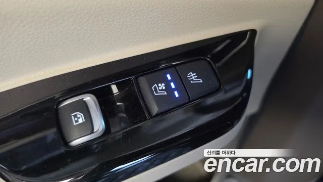 Kia Carnival 2021 thumb 12