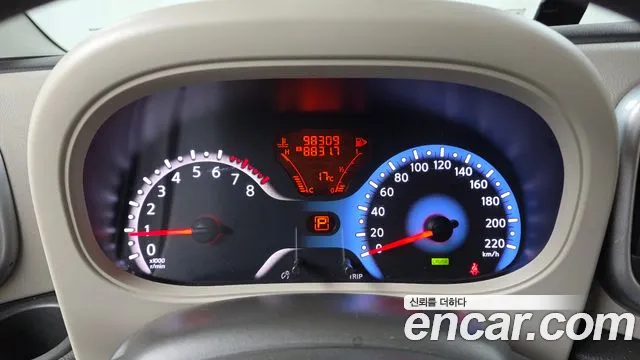 Nissan Cube 2011 thumb 8