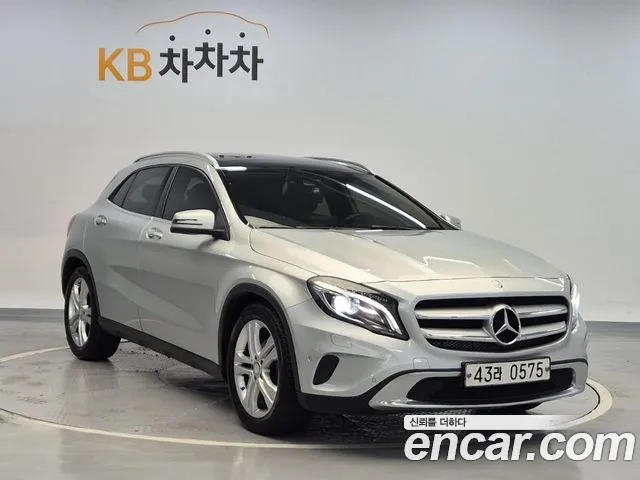 Mercedes-Benz GLA 2016 thumb 2