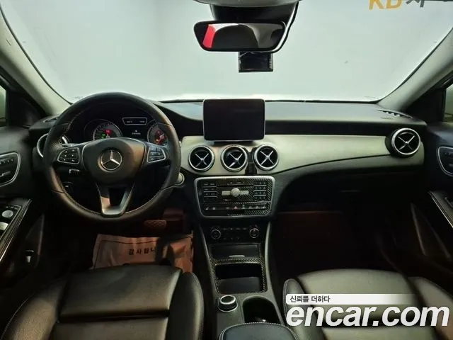 Mercedes-Benz GLA 2016 thumb 5