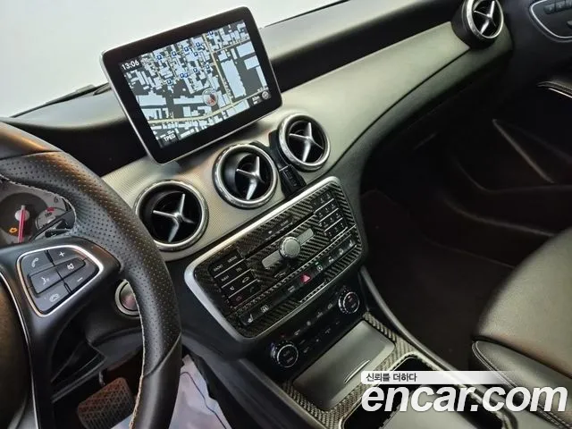 Mercedes-Benz GLA 2016 thumb 8