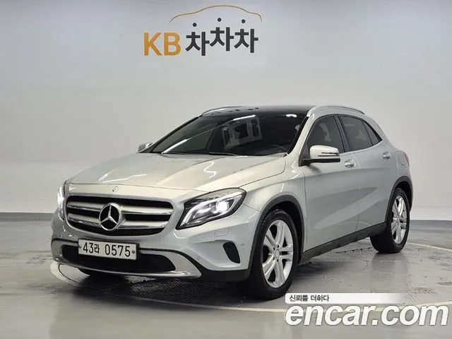 Mercedes-Benz GLA 2016 thumb 11