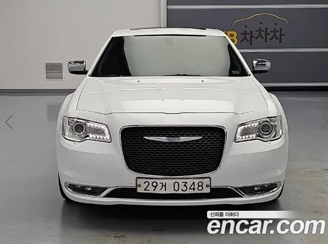 Chrysler 300C 2016 thumb 2