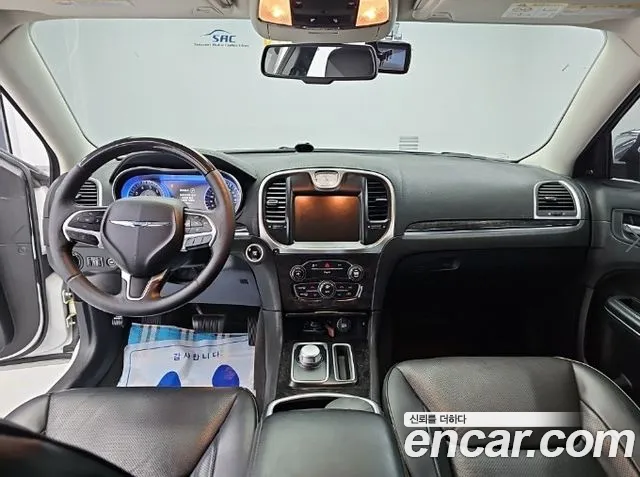 Chrysler 300C 2016 thumb 7