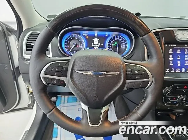 Chrysler 300C 2016 thumb 9