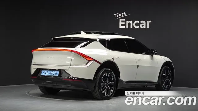Kia EV6 2022 thumb 2
