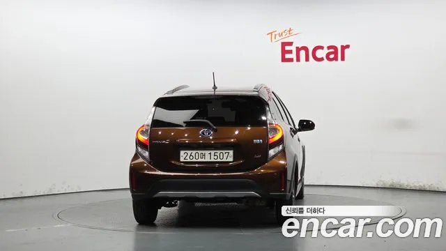 Toyota Prius 2021 thumb 3