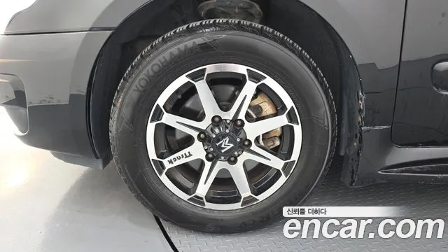 Kia Carnival 2012 thumb 5