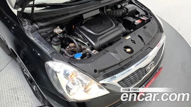 Kia Carnival 2012 thumb 6