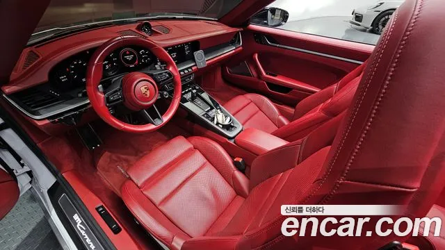 Porsche 911 2020 thumb 7