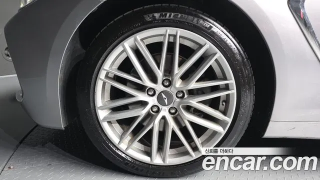 Genesis G70 2019 thumb 5